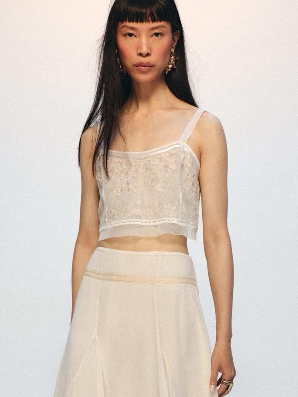 ZW COLLECTION EMBROIDERED CROPPED TOP

Zara Sheer Floral Embroidered Bralette - Picture 3 of 16